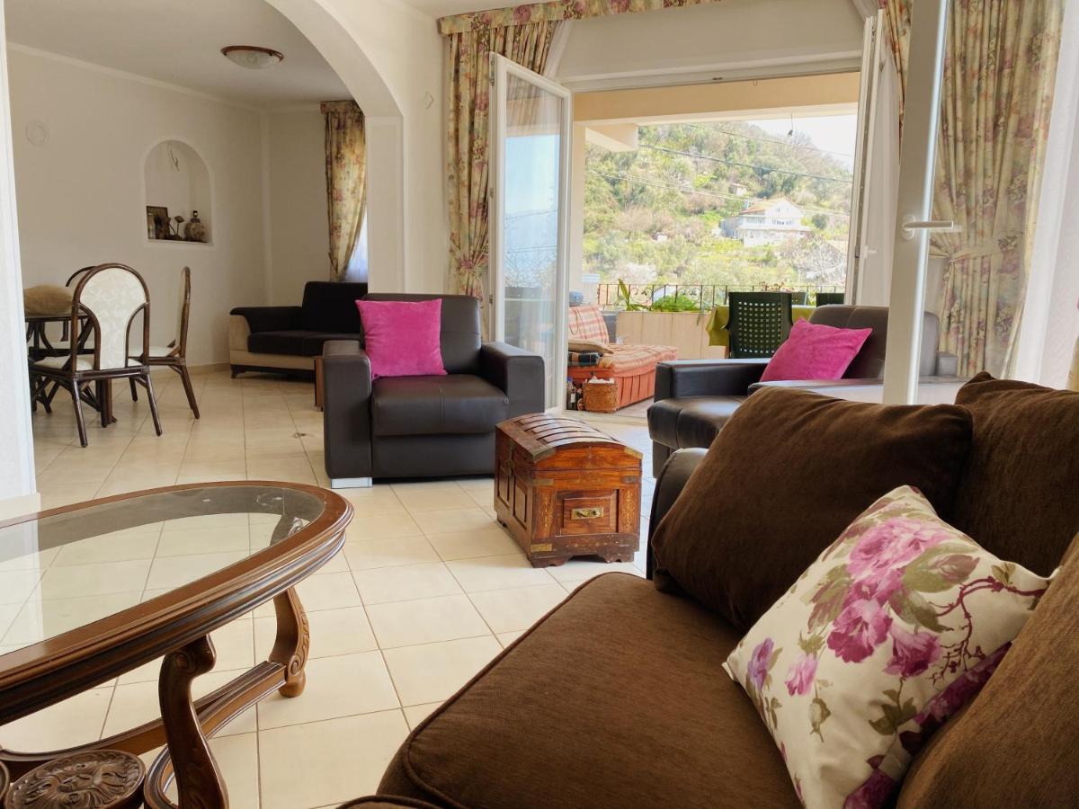 Apartments Sneki Baošići Zewnętrze zdjęcie